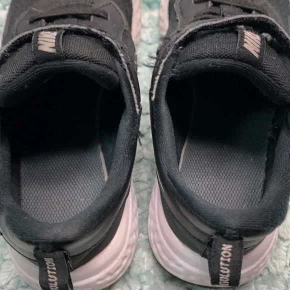 Nike Revolution Black & White Athletic Training Running Sneakers Girls Boys Run - Picture 15 of 16